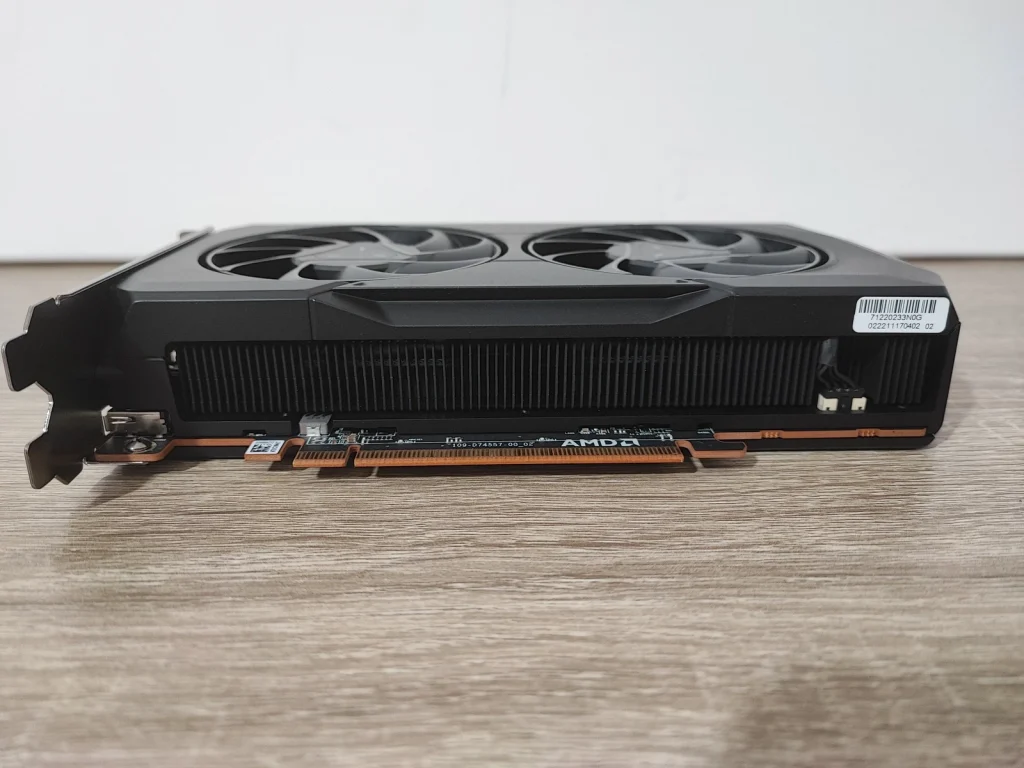 Review AMD Radeon RX 7600 10