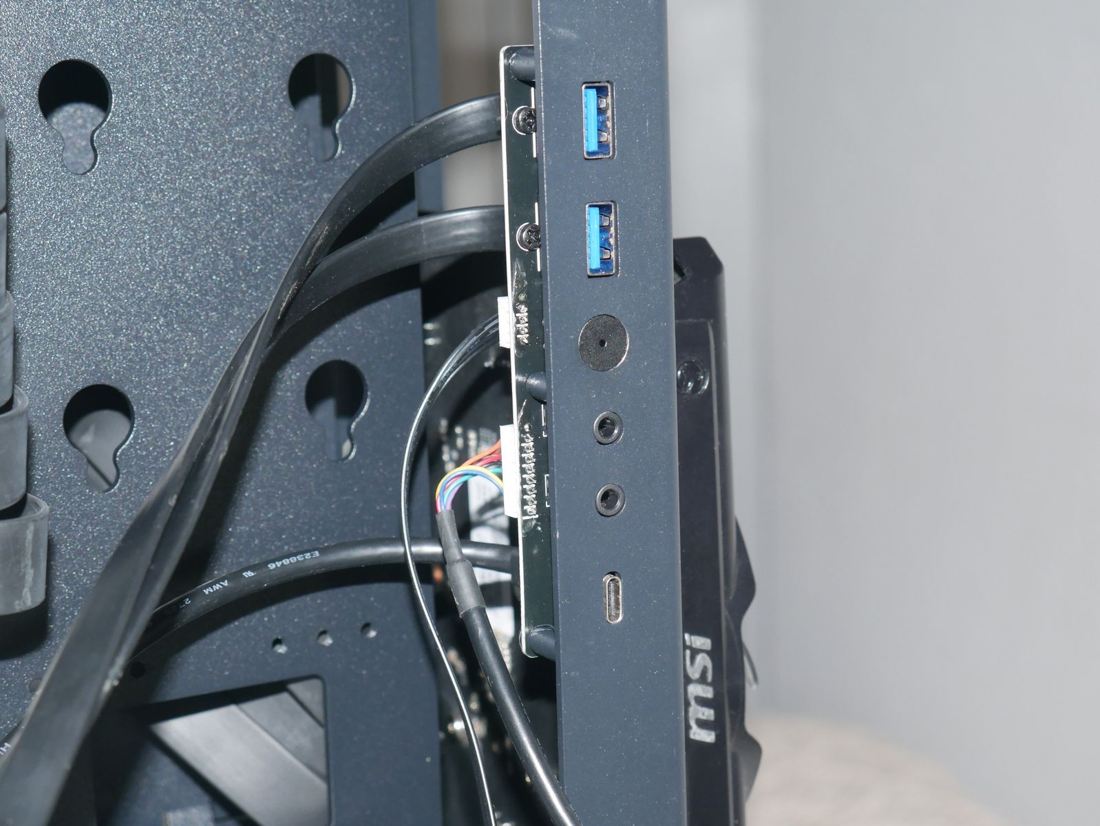 Review Antec Striker 15 Review Antec Striker 14