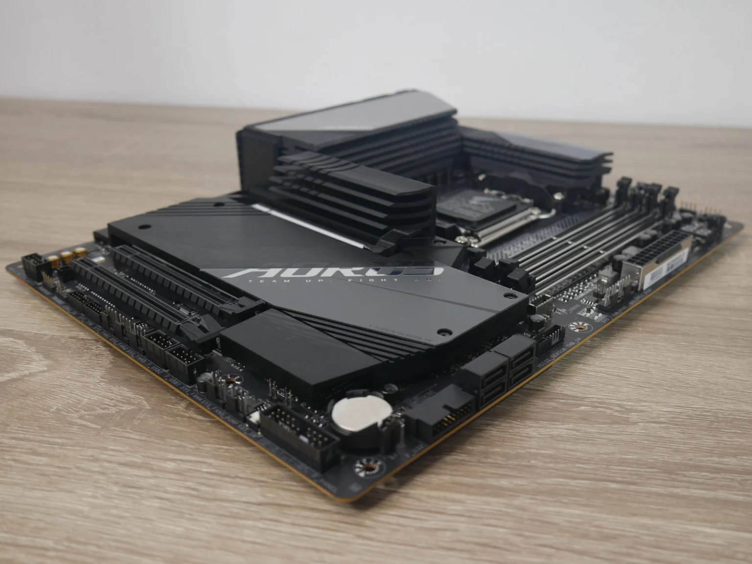 Review AORUS B650E Master 1