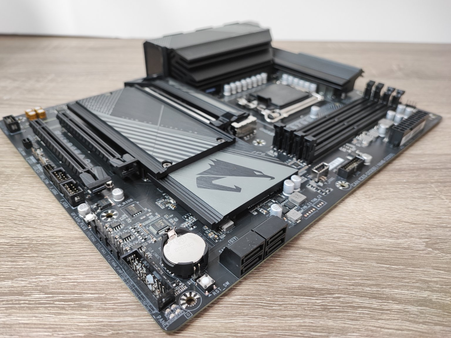 Review Aorus B760 Elite AX 1