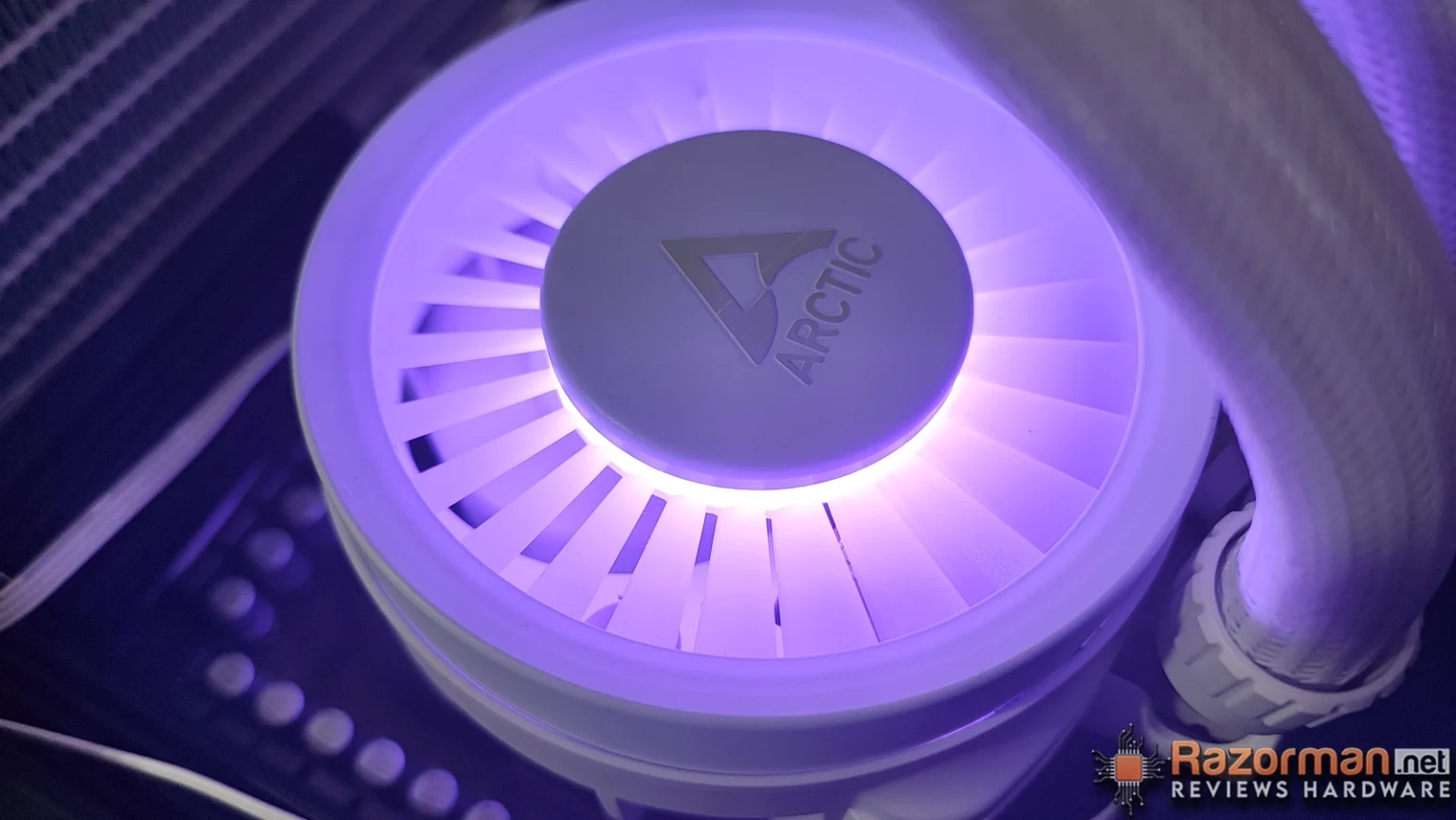 Review Arctic Liquid Freezer III 240-ARGB 1