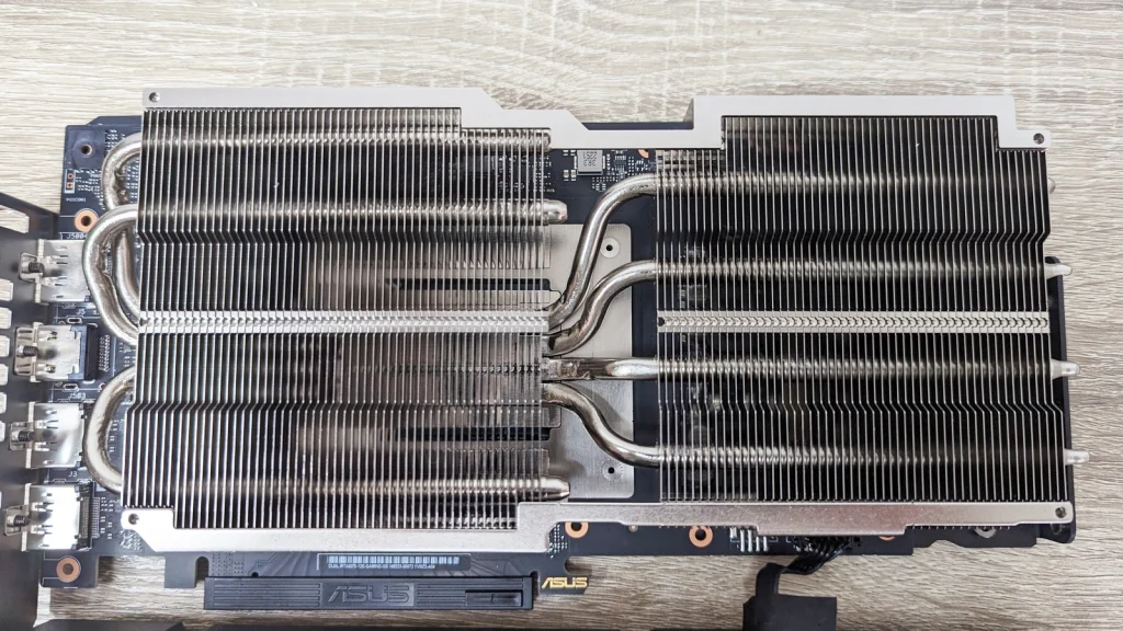 Review ASUS Dual Geforce RTX 4070 12 GB 421