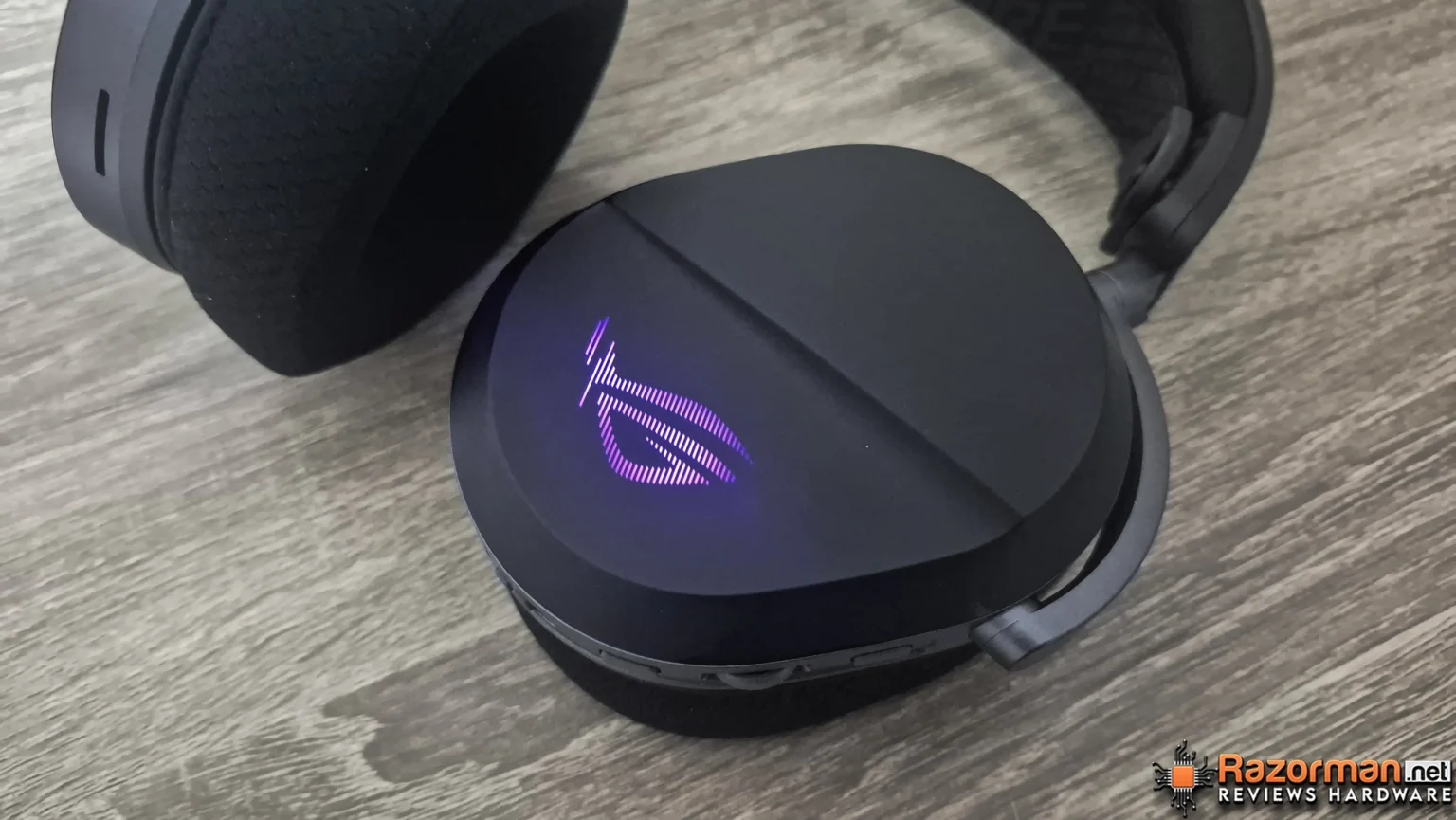 Analisis ASUS ROG PELTA