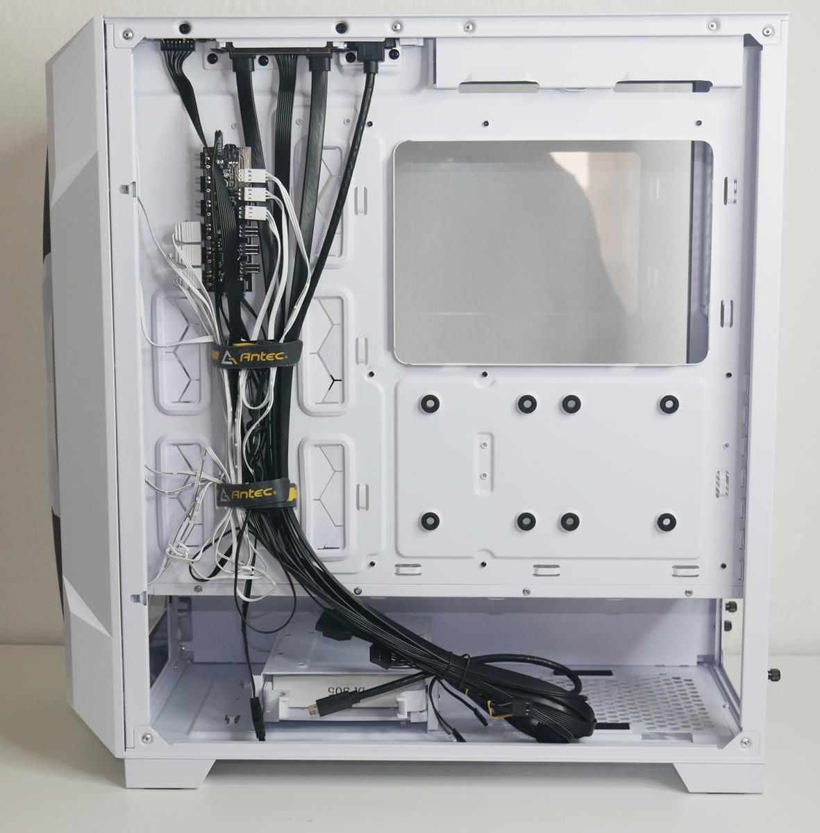 Review Antec DP505 White 16 Review Antec DP505 White 15