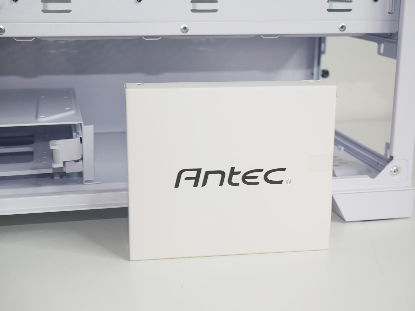 Review Antec DP505 White 6
