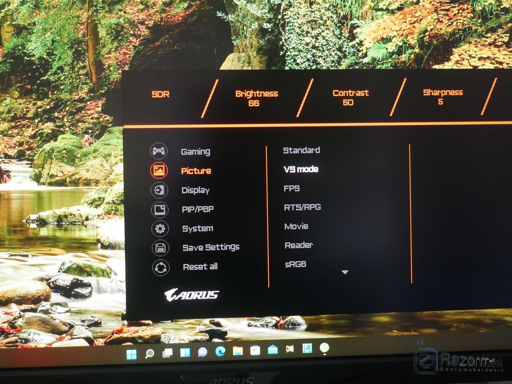 Review Aorus FI32U 19