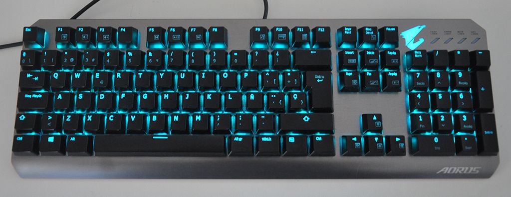 Review Aorus K7 26