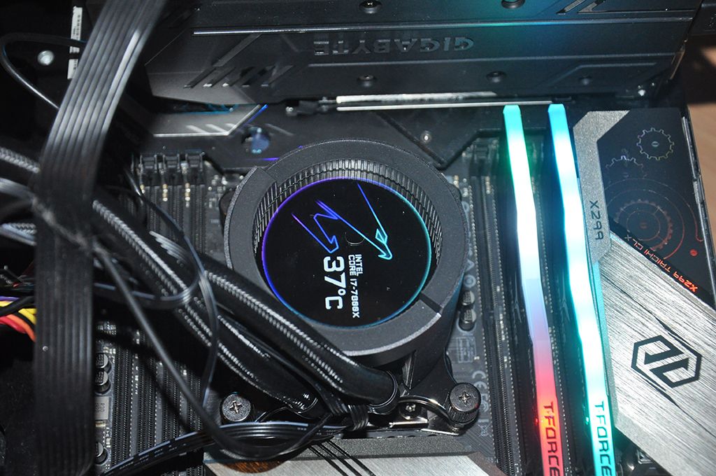 Review Aorus Liquid Cooler 240 2