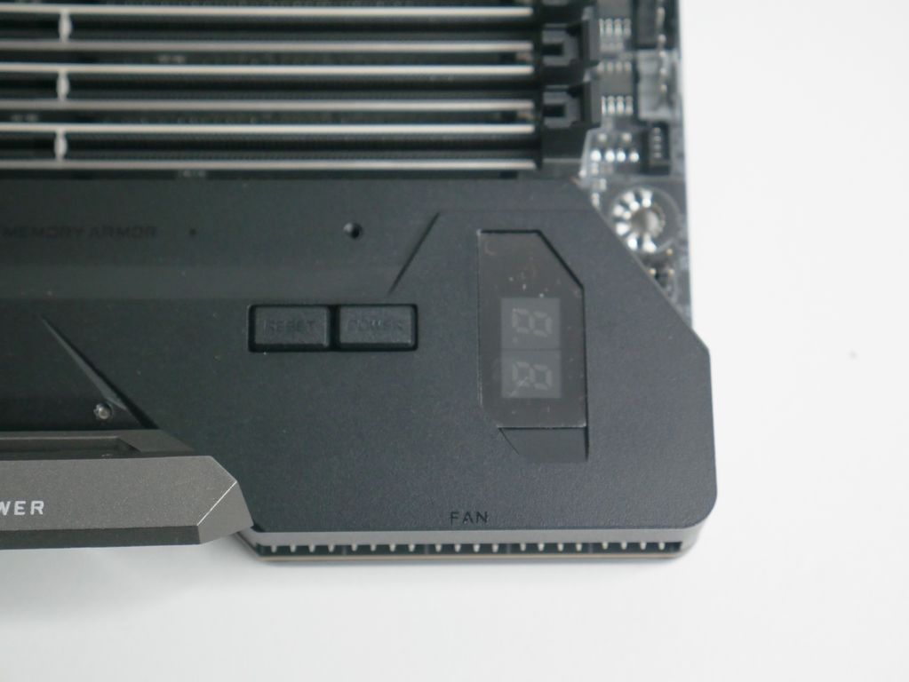 Review Gigabyte Aorus Z690 Xtreme 17 Review Gigabyte Aorus Z690 Xtreme 16