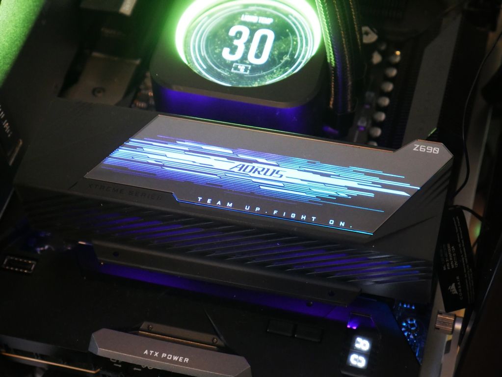 Review Gigabyte Aorus Z690 Xtreme 33 Review Gigabyte Aorus Z690 Xtreme 32