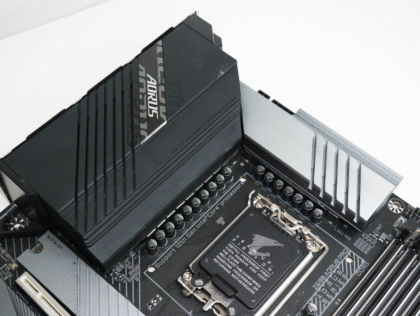 Review Aorus Z690 PRO 8