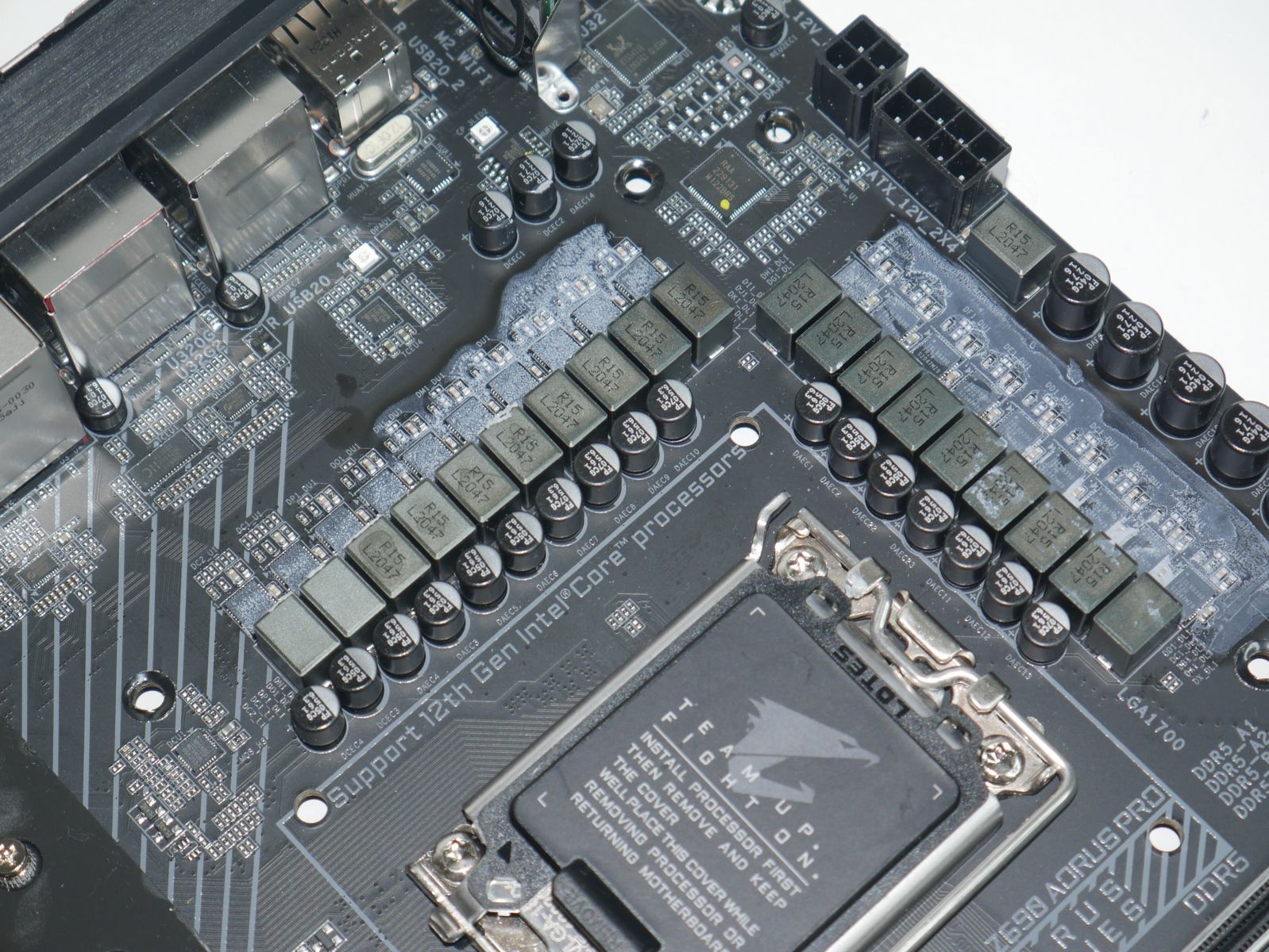 Review Aorus Z690 PRO 13 Review Aorus Z690 PRO 12
