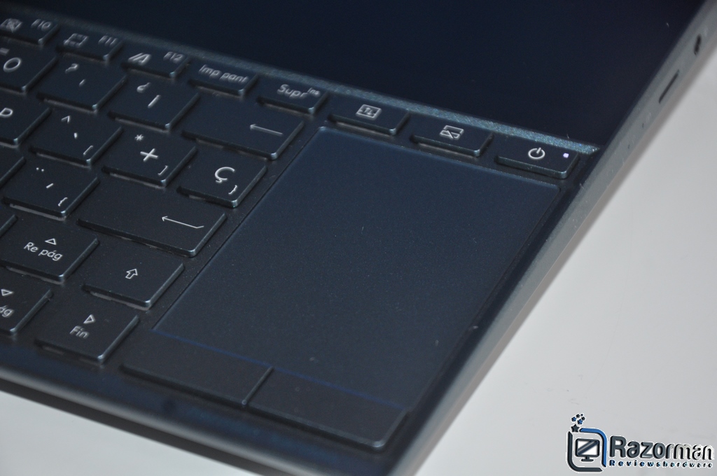 Review Asus Zenbook Duo UX481F 18