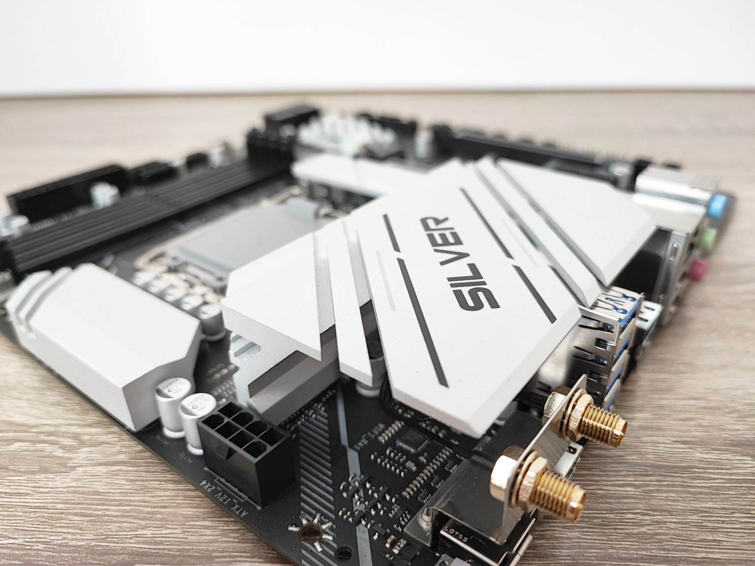 Review Biostar B760M-Silver 1