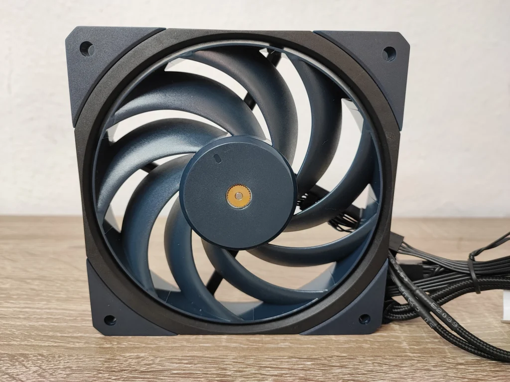 Review Cooler Master Mobius 120 OC 8 Review Cooler Master Mobius 120 OC 8