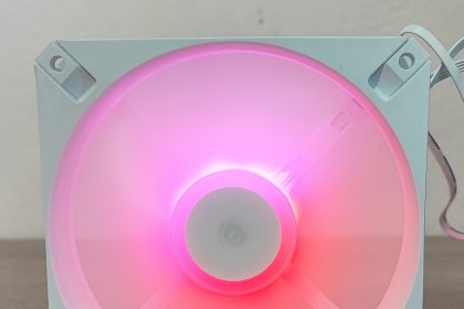 CORSAIR AR120 RGB ILUMINACION (1)