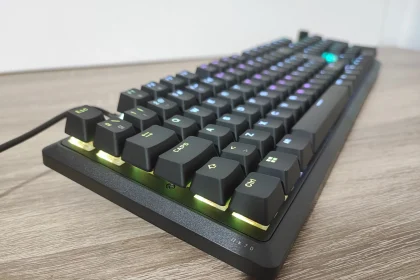 Review CORSAIR K70 CORE 8