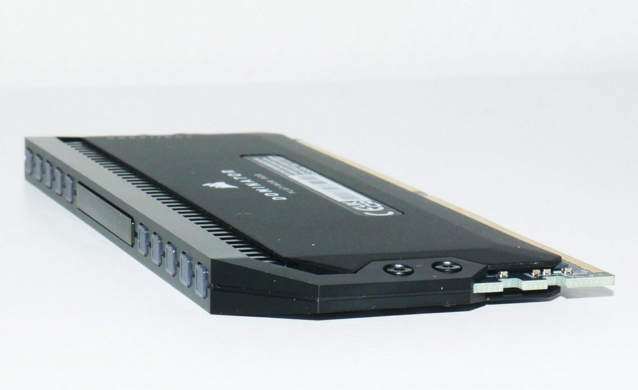 Review Corsair Dominator Platinum RGB DDR5 5200 Mhz 8 Review Corsair Dominator Platinum RGB DDR5 5200 Mhz 7