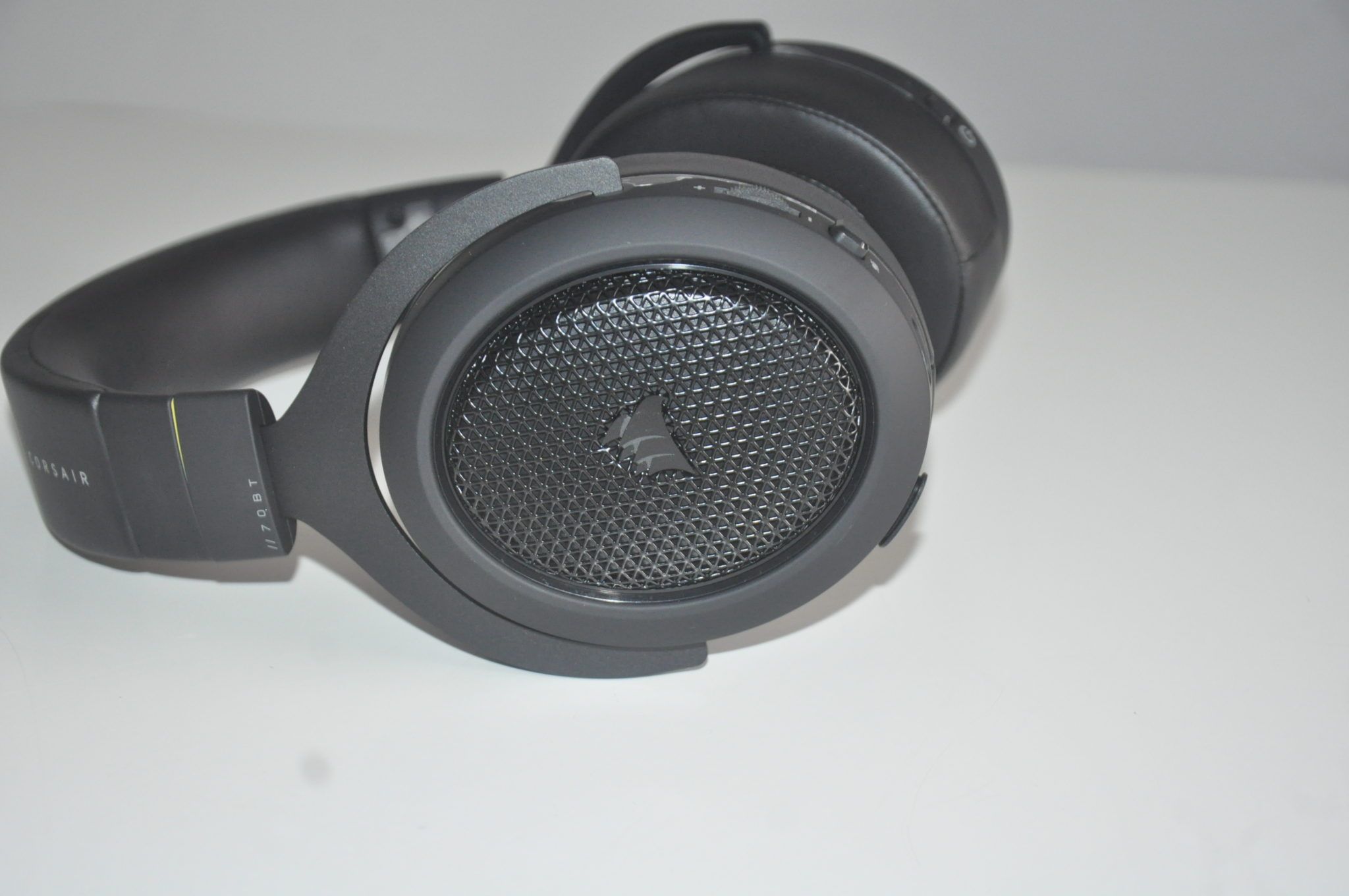 Review Corsair HS70 Bluetooth 8