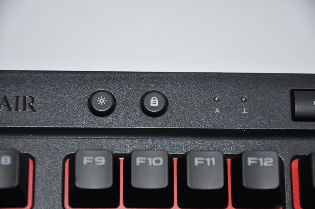 Review Corsair K63 11