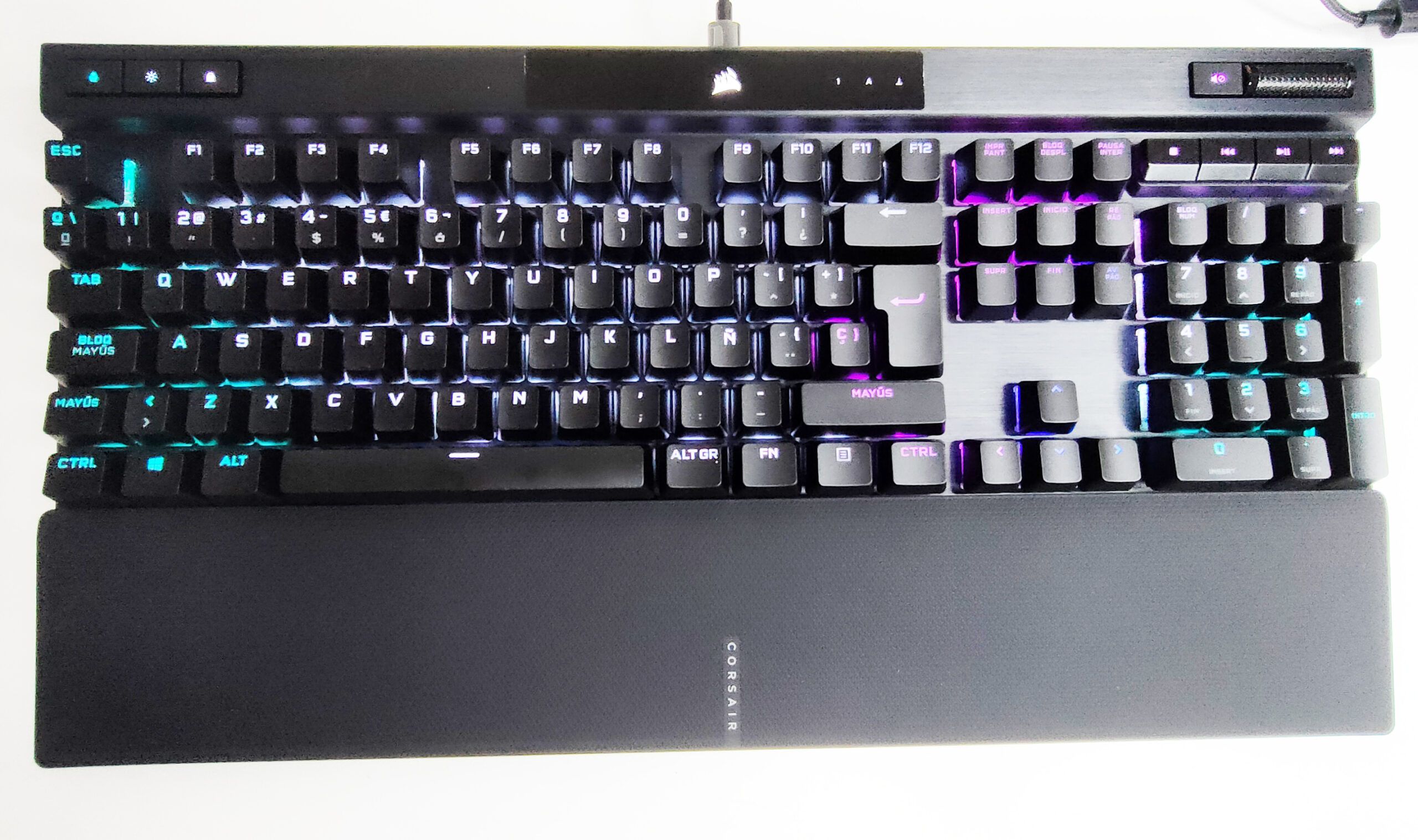 Review Corsair K70 RGB PRO 35