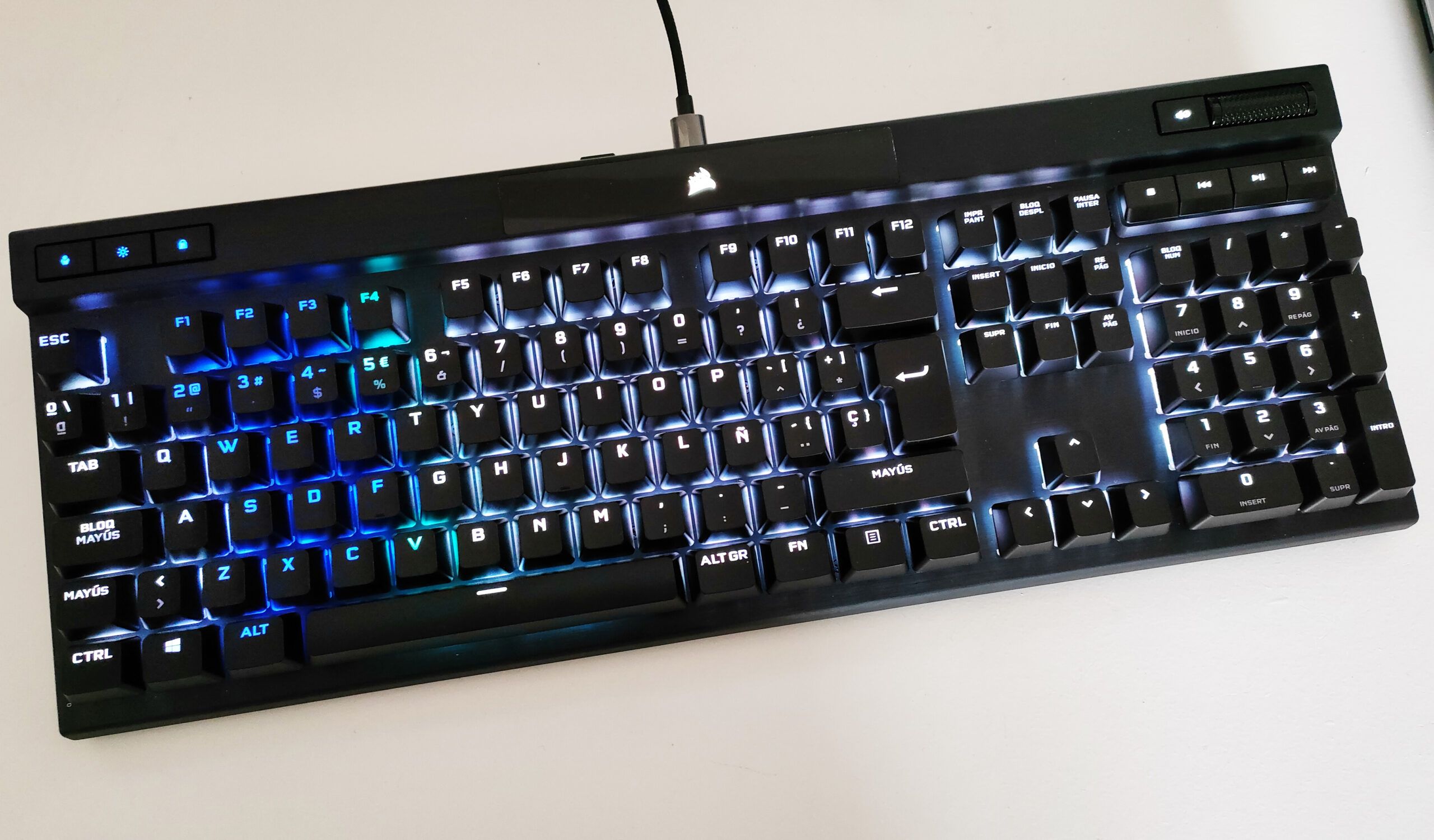 Review Corsair K70 RGB PRO 32