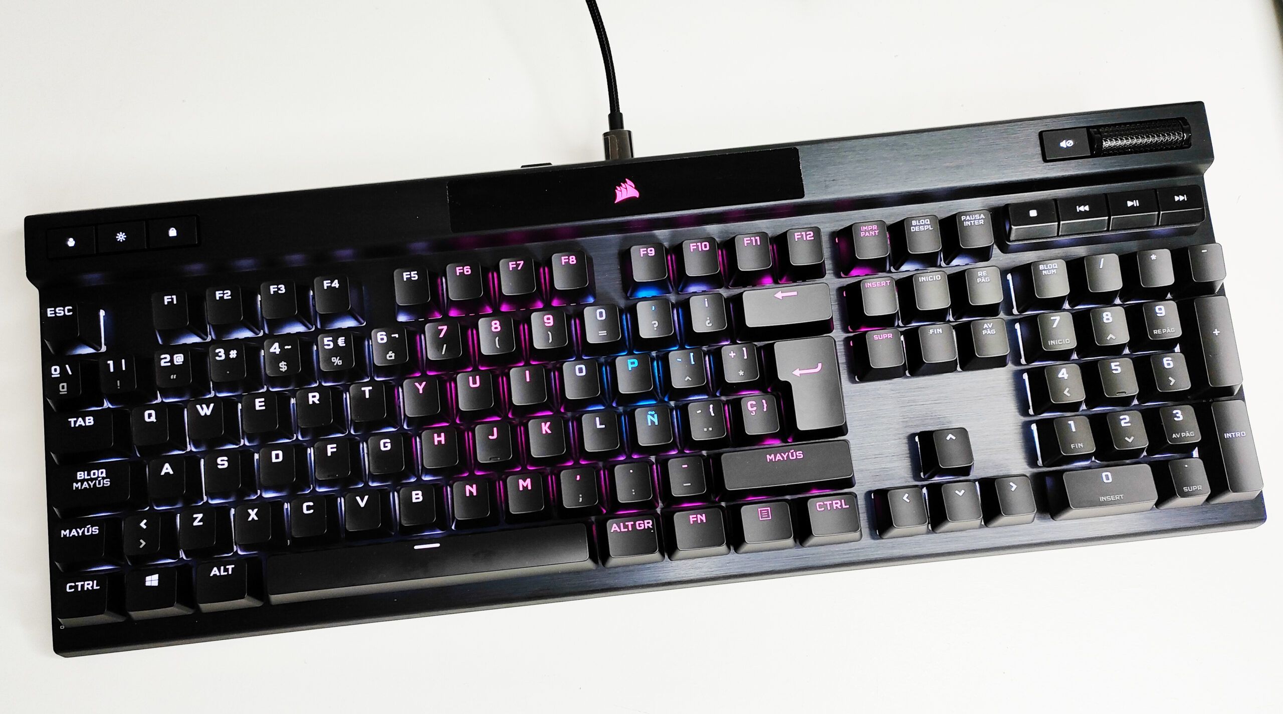 Review Corsair K70 RGB PRO 34