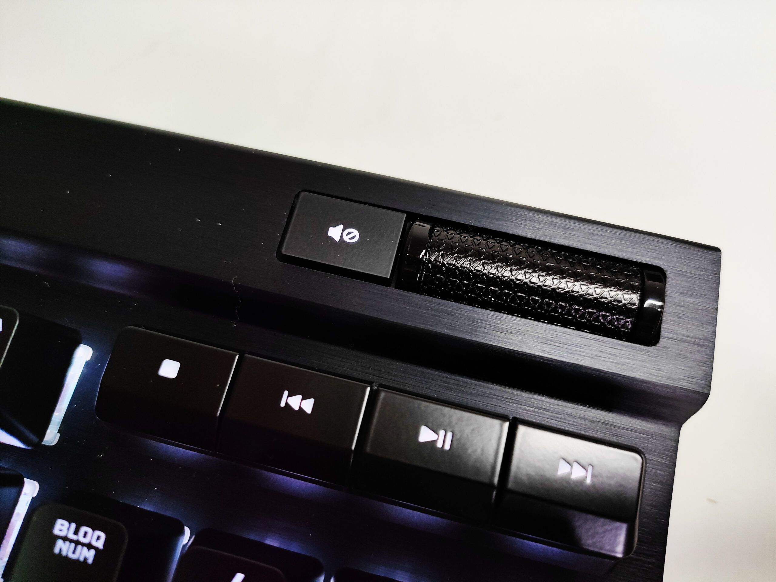 Review Corsair K70 RGB PRO 11
