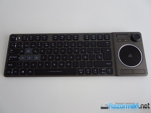 Review Corsair K83 Wireless 14