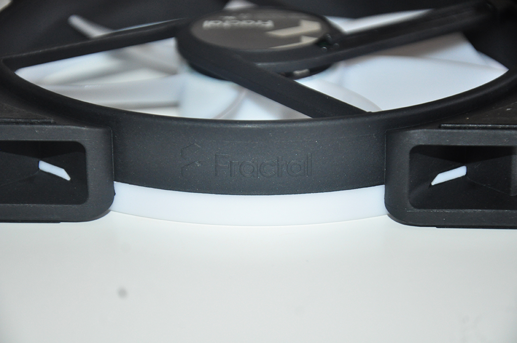 Review Fractal Celsius+ S28 Prisma 21 Review Fractal Celsius+ S28 Prisma 20