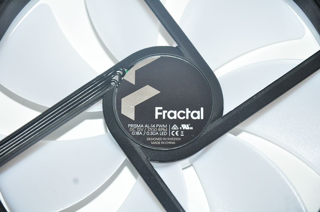 Review Fractal Celsius+ S28 Prisma 19 Review Fractal Celsius+ S28 Prisma 18