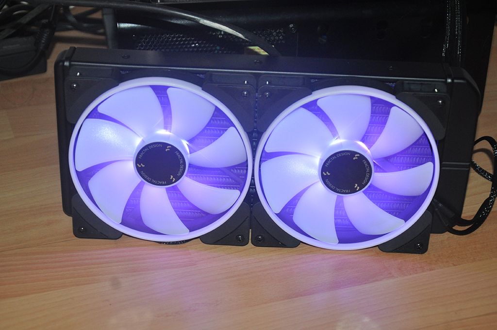 Review Fractal Celsius+ S28 Prisma 2