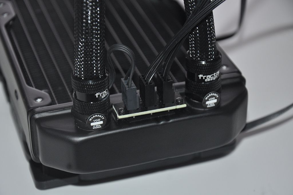 Review Fractal Design Celsius S24 2