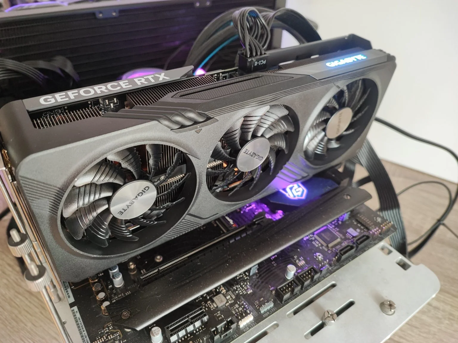 Review Gigabyte Geforce RTX 4060 Ti Gaming OC 8G 1