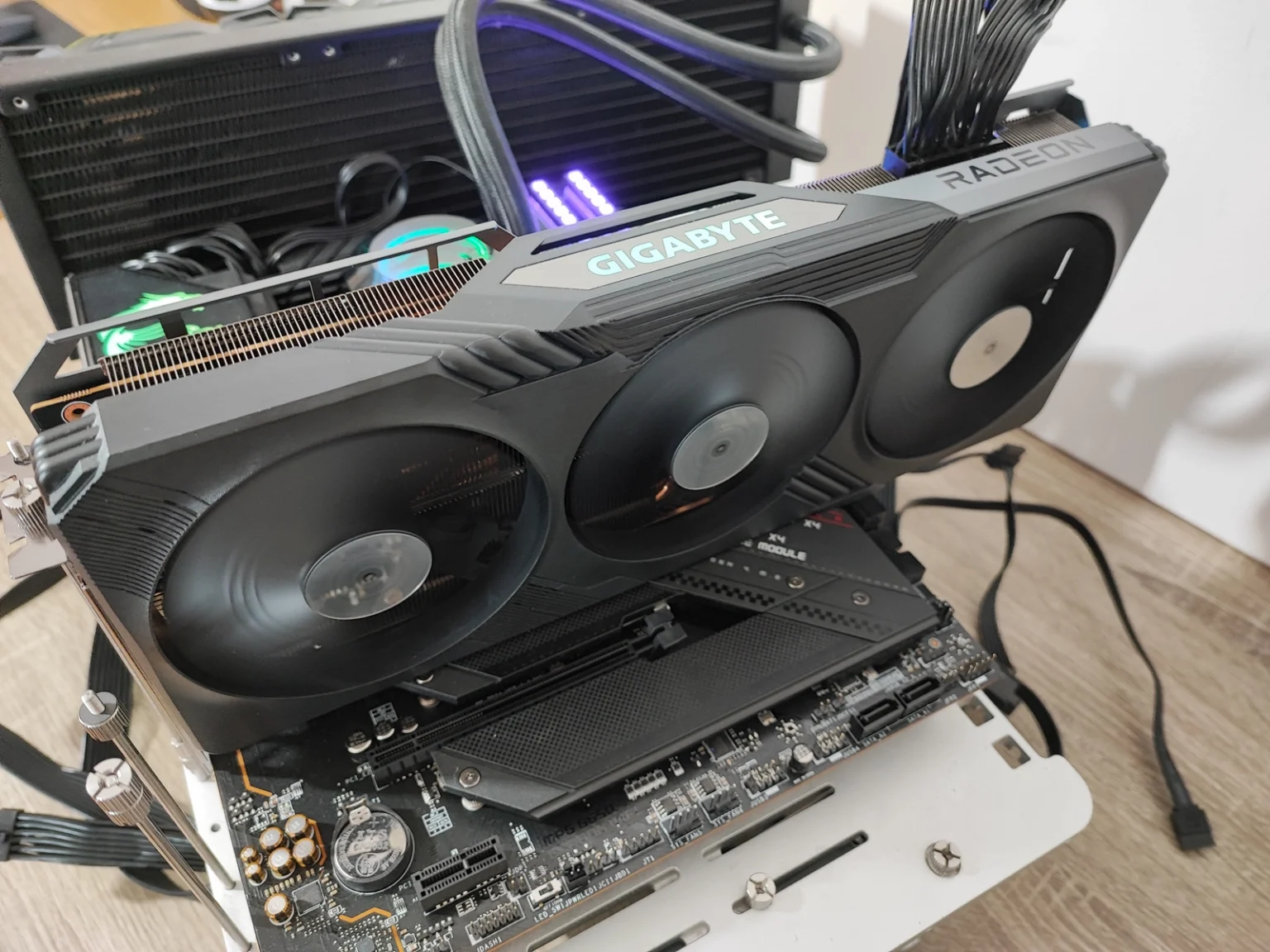 Review GIGABYTE RX 7900 XT GAMING OC 20G 1