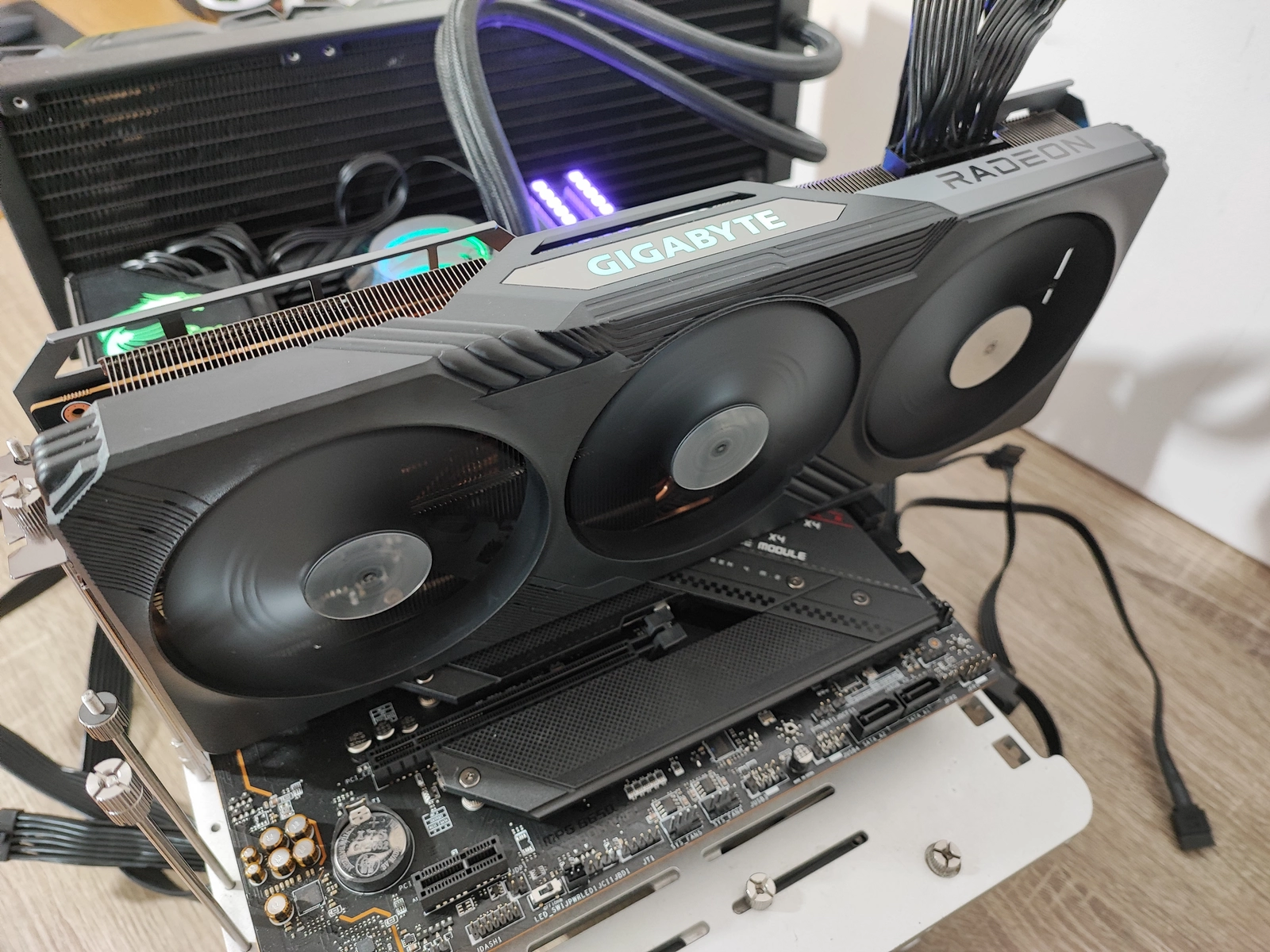 Review GIGABYTE RX 7900 XT GAMING OC 20G