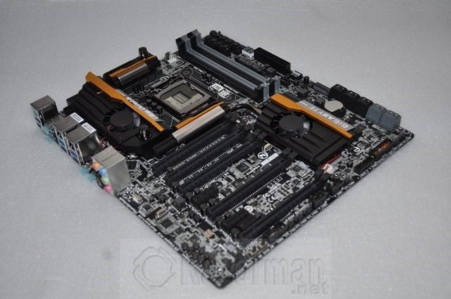 Review GIGABYTE Z87X-UD7TH 1
