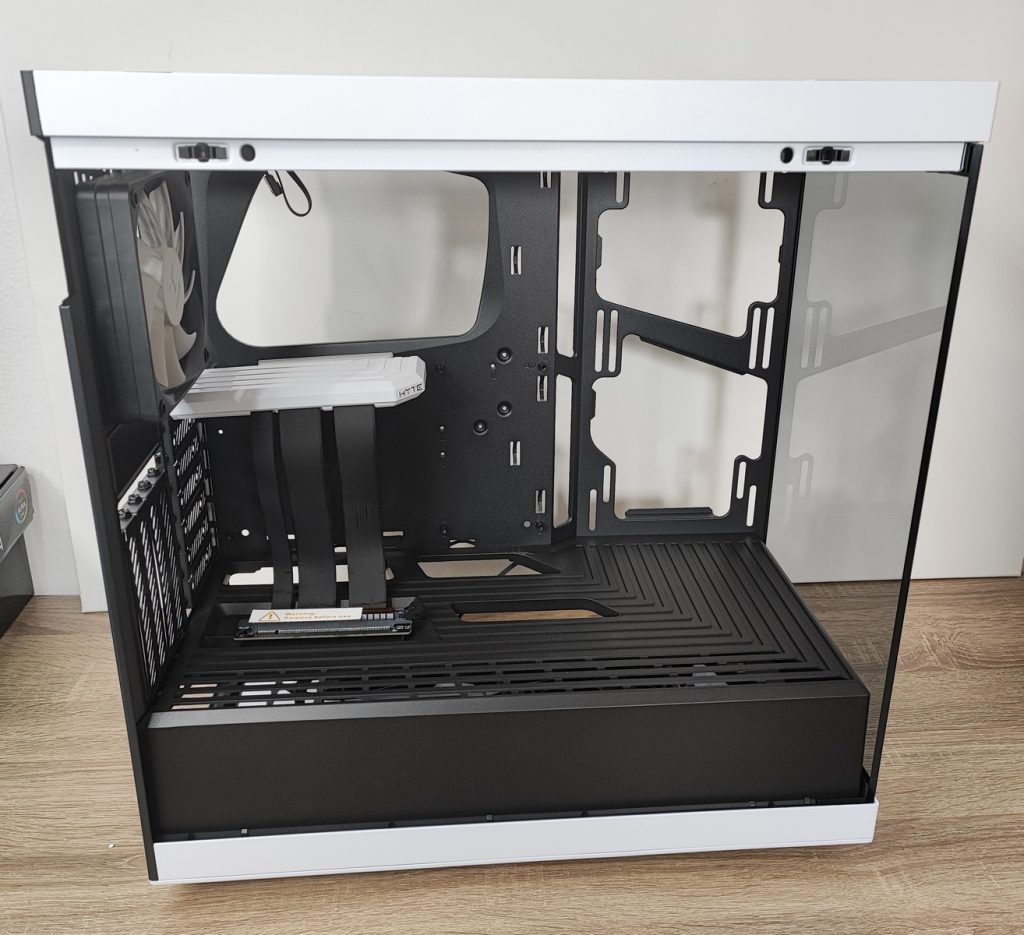 Review HYTE y40 18 Review HYTE y40 18