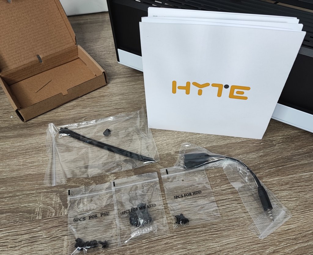 Review HYTE y40 7