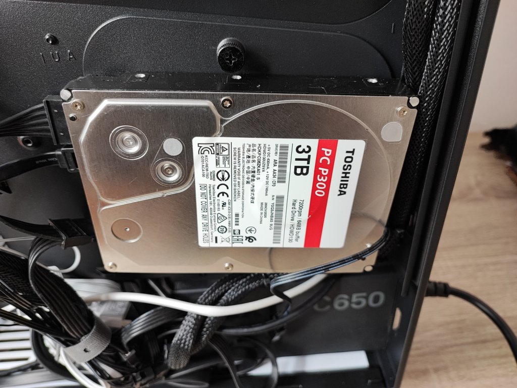 Review HYTE y40 27 Review HYTE y40 27