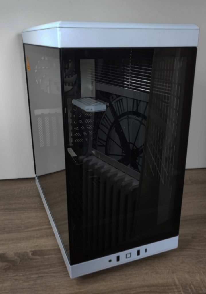 Review HYTE y40 8 Review HYTE y40 8