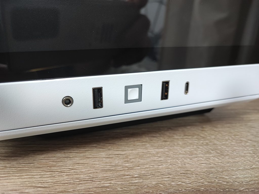 Review HYTE y40 9 Review HYTE y40 9