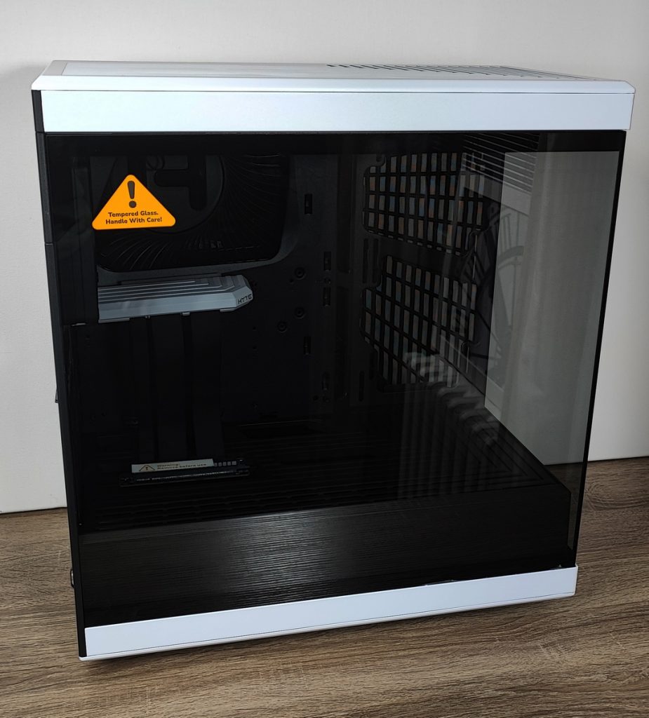 Review HYTE y40 10 Review HYTE y40 10