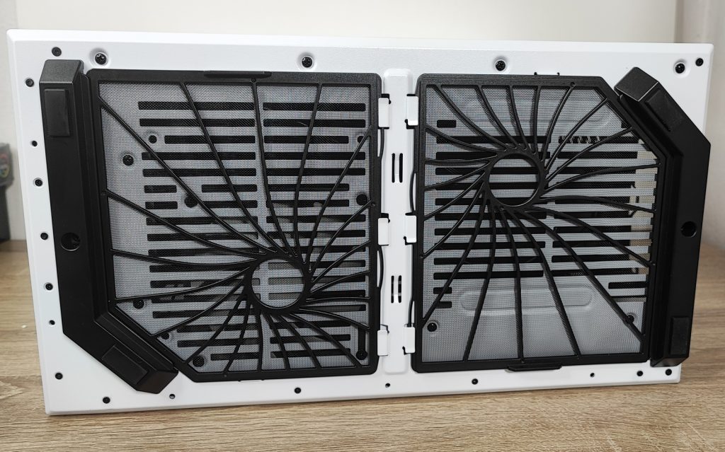 Review HYTE y40 14 Review HYTE y40 14