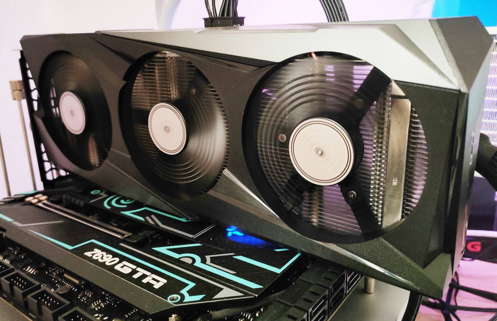 Review Gigabyte Geforce RTX 3050 Gaming OC 8G 13