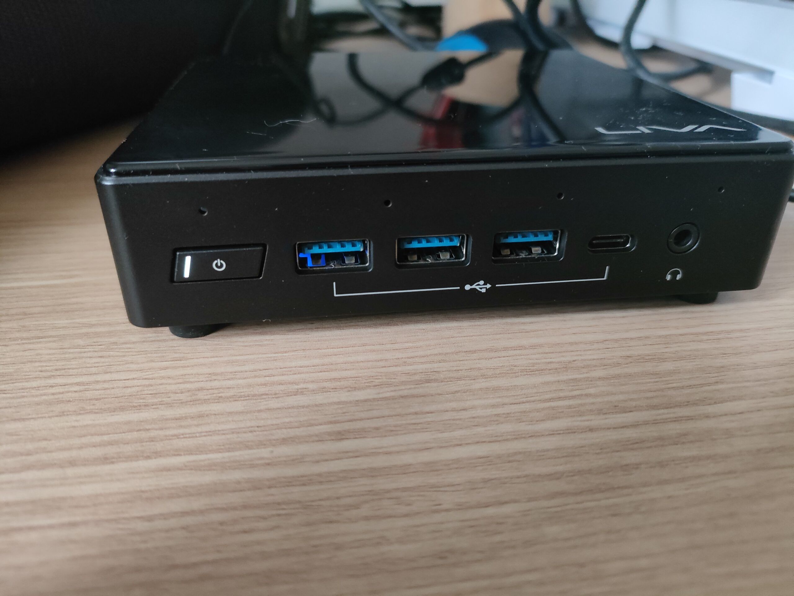 Review ECS Liva Z3 4
