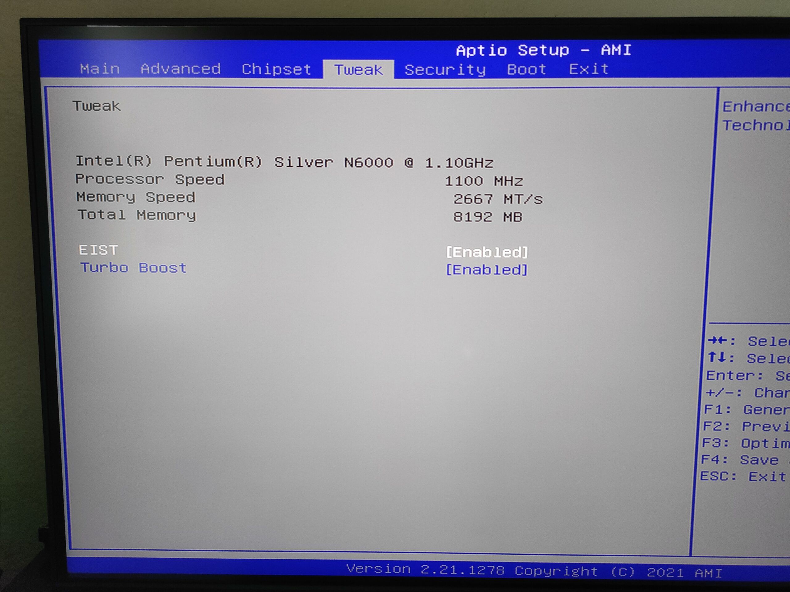 Review ECS Liva Z3 24