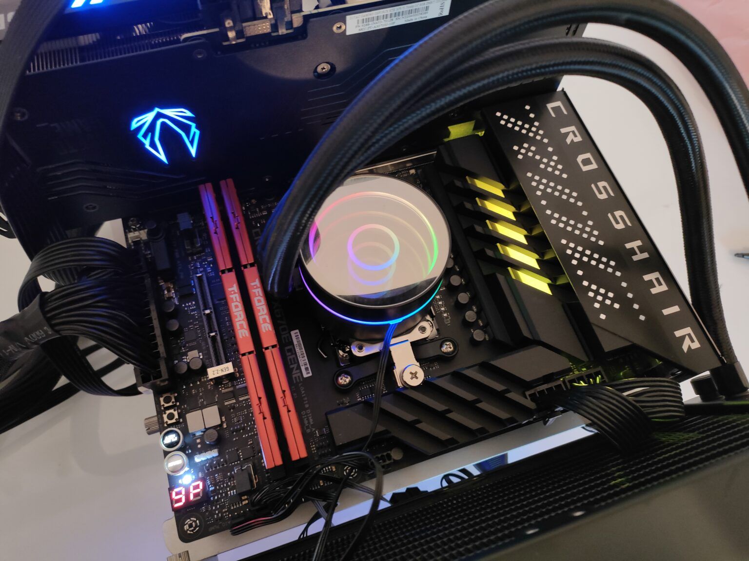 Review Asus Rog Crosshair X670E GENE 1