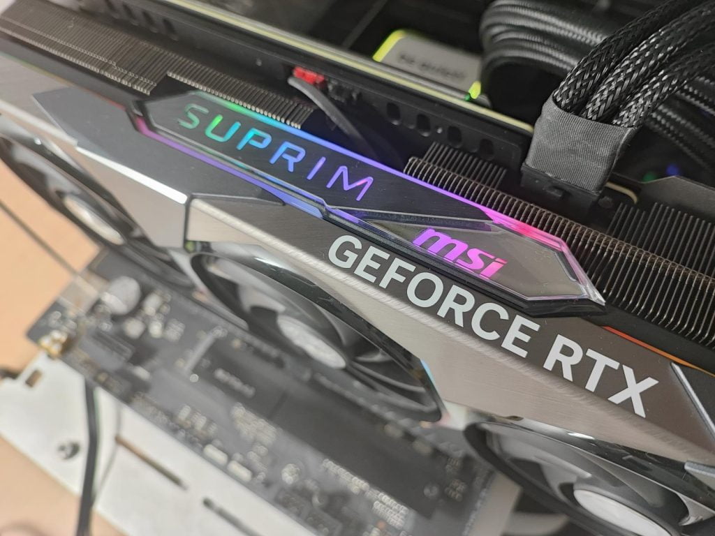 Review MSI GeForce RTX 4070 Ti SUPRIM X 12G 2