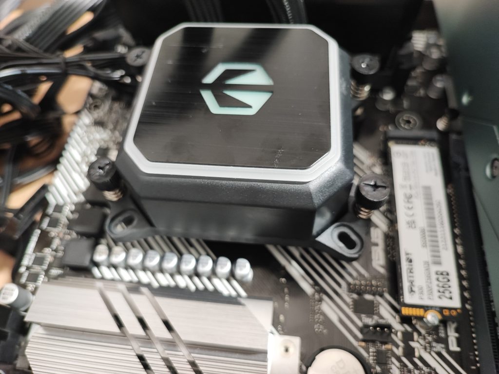 Review ENDORFY Navis F360 ARGB 18 Review ENDORFY Navis F360 ARGB 18